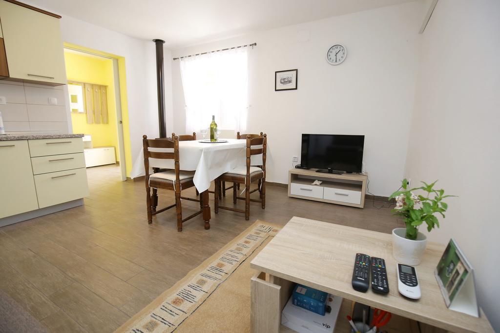Apartment Marta Razanac
