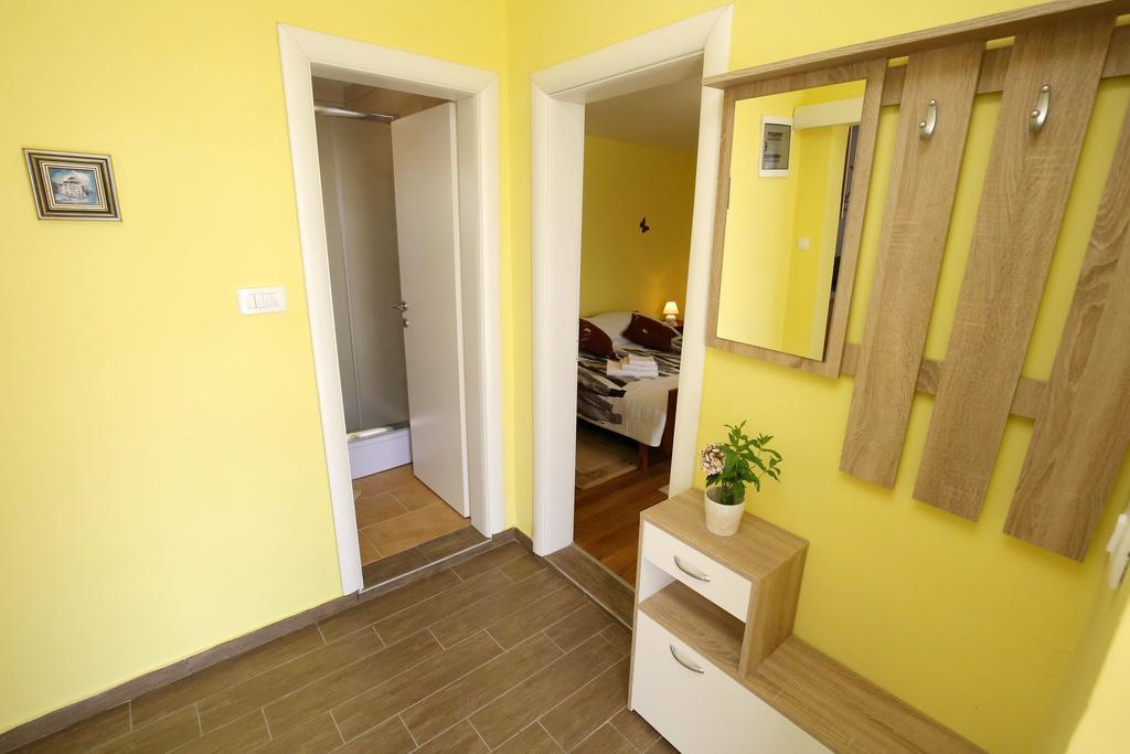 Apartment Marta Razanac
