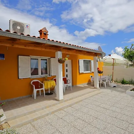 Apartment Marta Ražanac Exteriér fotografie